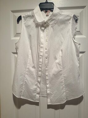 Brooks Brothers White Sleeveless Button-Front Blouse with Lace Trim